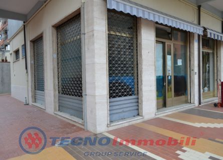 Negozio Via Aurelia, Loano - TecnoimmobiliGroup