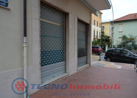 Negozio Via Aurelia, Loano - TecnoimmobiliGroup